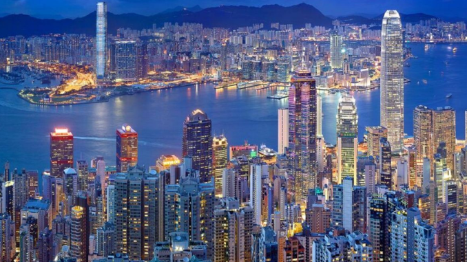 Mau liburan ke Hongkong tapi masih bingung berkunjung ke mana? Yuk, cek rekomendasi destinasi wisata di Hongkong paling hits dan terbaik hanya di sini!